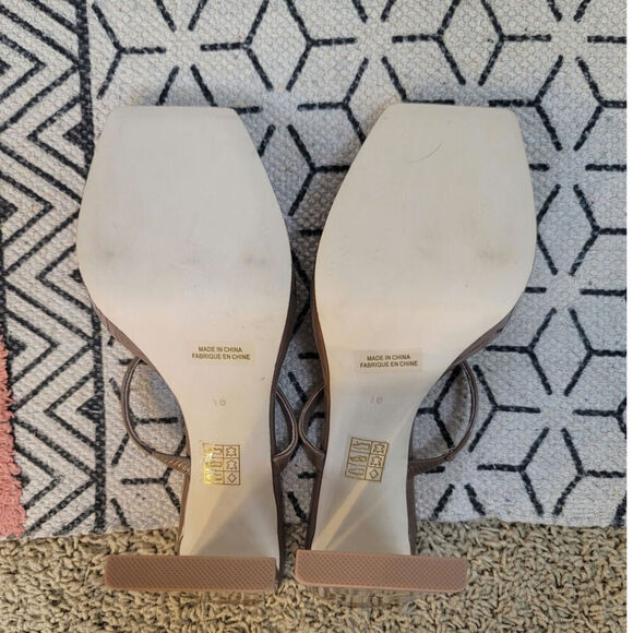 Jeffrey Campbell Hustler Platform Sandal in Taupe Patent, sz 10 - Picture 11 of 14